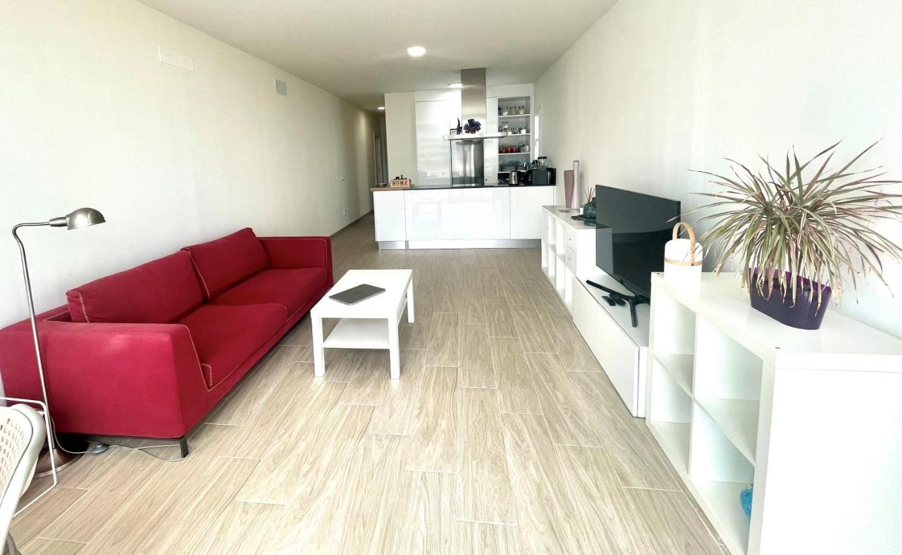 Blue Sky Apartment *